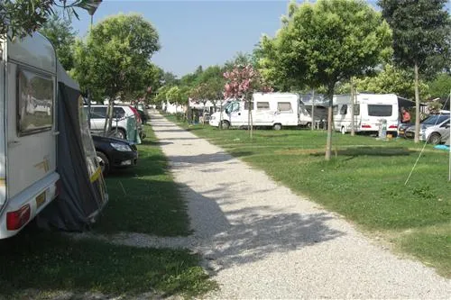 baia-verde-glamping-manerba-del-garda-f8wie