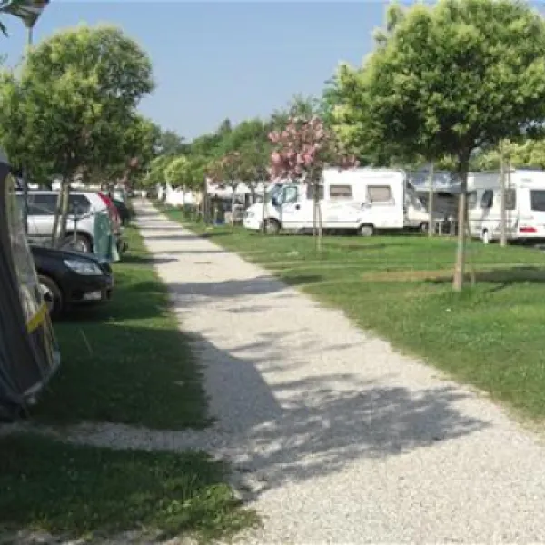 baia-verde-glamping-manerba-del-garda-f8wie