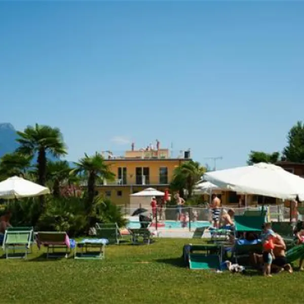 baia-verde-glamping-manerba-del-garda-hgcko