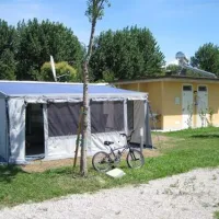 baia-verde-glamping-manerba-del-garda-rj2dp