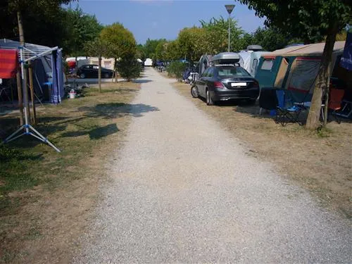 baia-verde-glamping-manerba-del-garda-uzqld