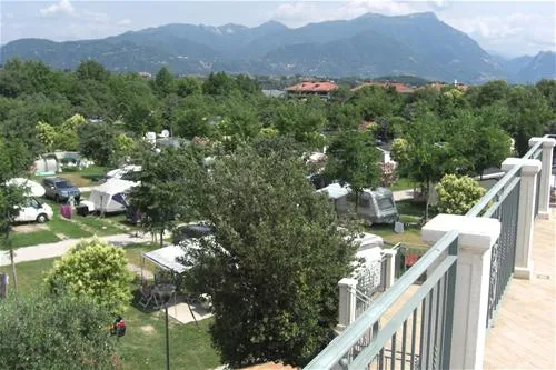 baia-verde-glamping-manerba-del-garda-wm6i3