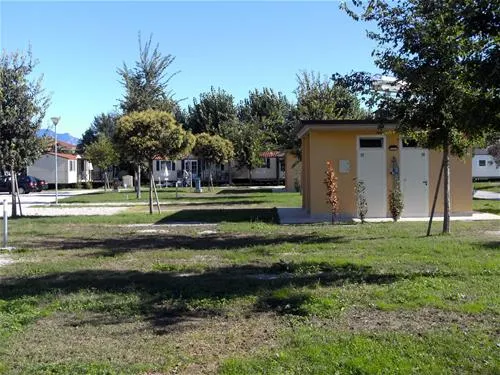 baia-verde-glamping-manerba-del-garda-x7wr0