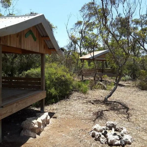 coodlie-park-campground-port-kenny-5hstz