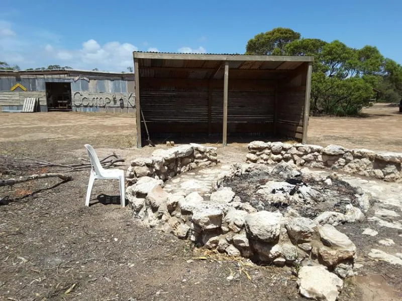 coodlie-park-campground-port-kenny-rmfqr