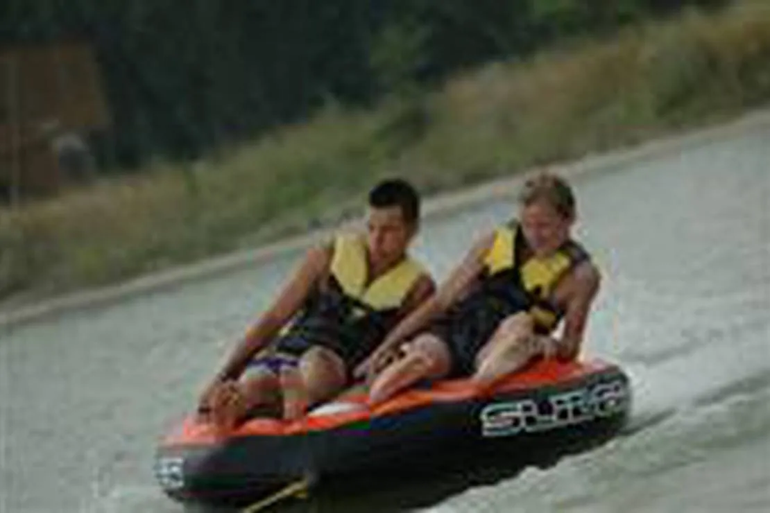 camping-plan-deau-des-terres-rouges-clerey-2uh7g