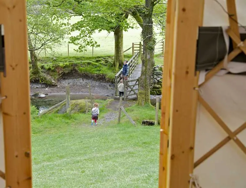 inside-out-camping-at-seatoller-farm-keswick-yja9m