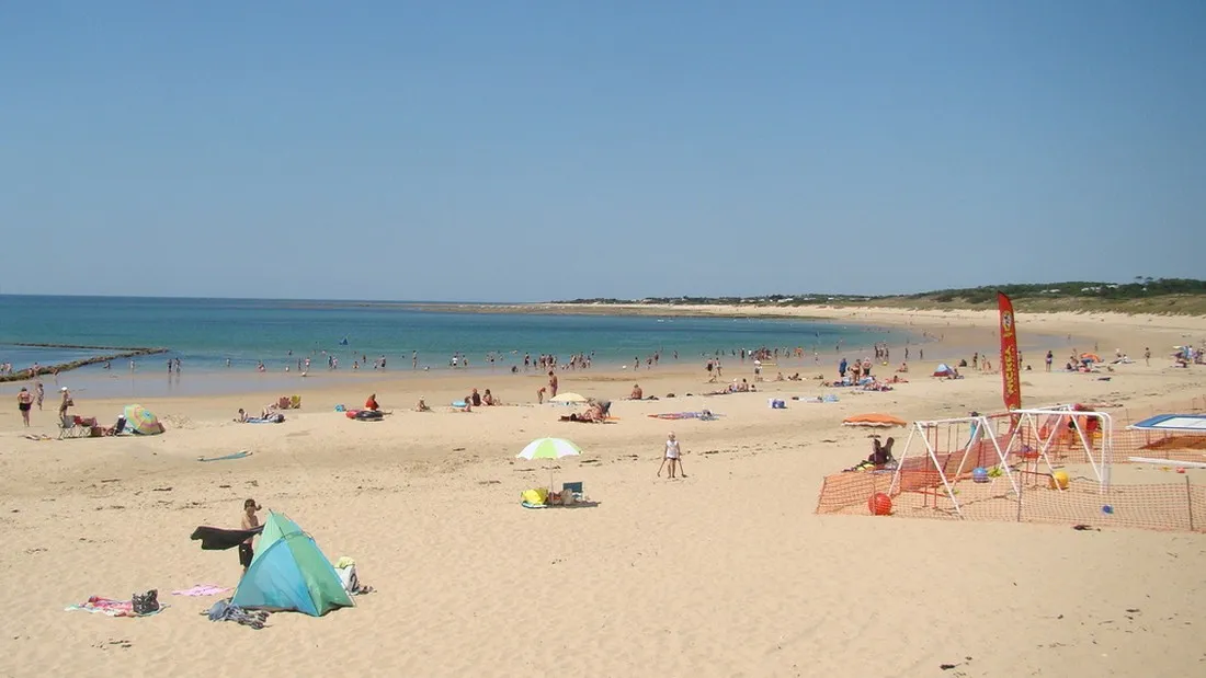 les-sables-vigniers-plage-st-georges-doleron-ile-doleron-sqvkr