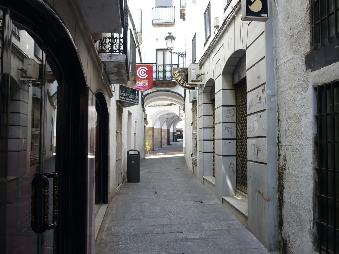 caceres-caceres-uw7yi