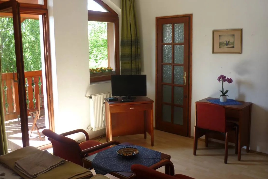 margareta-bia-guest-house-camping-near-budapest-biatorbagy-near-budapest-motorway-m1-m7-m0-rxfmb