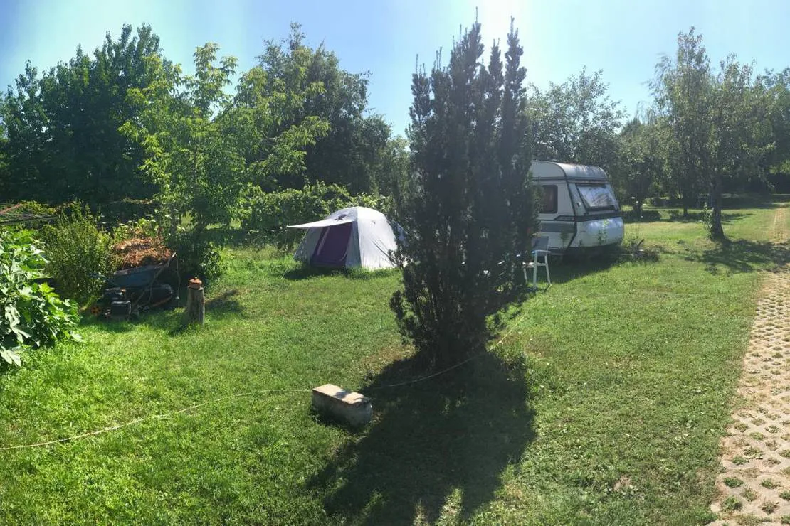 margareta-bia-guest-house-camping-near-budapest-biatorbagy-near-budapest-motorway-m1-m7-m0-xeinq