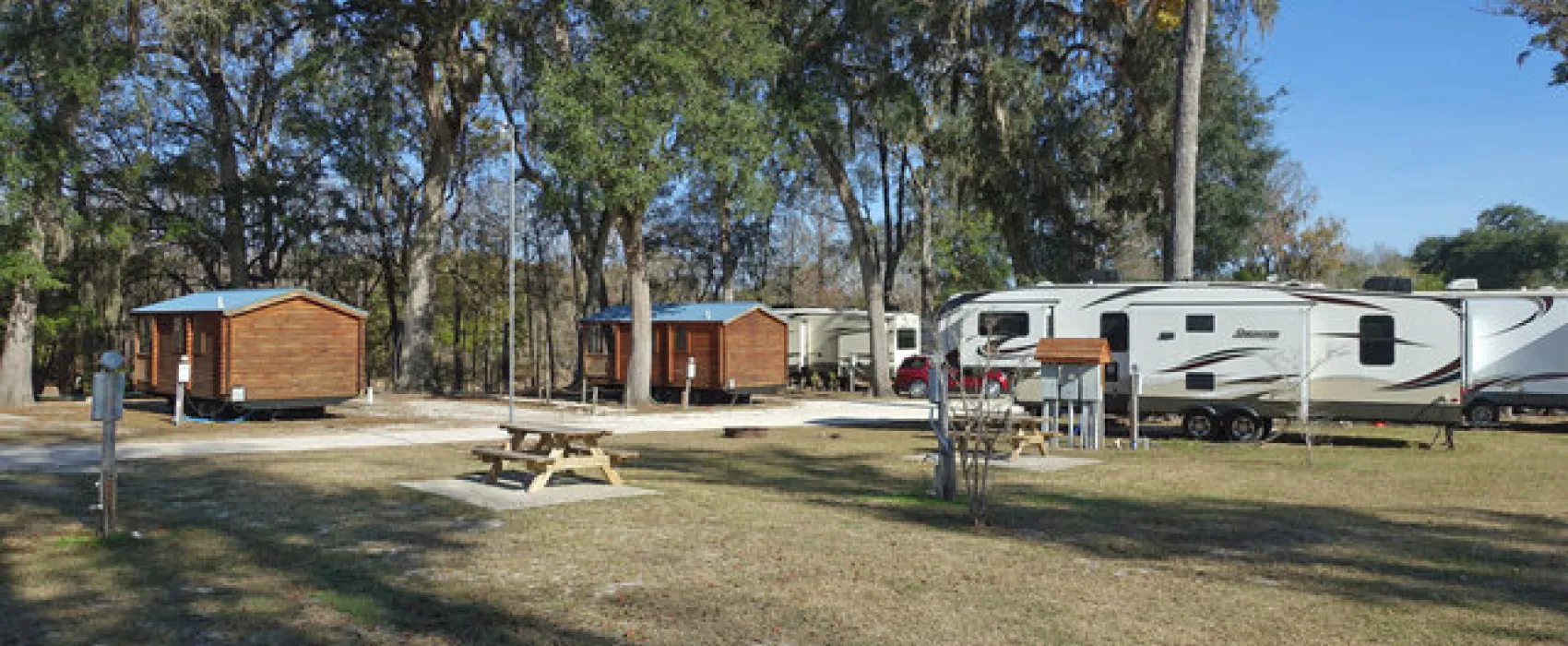 Ellie Ray's RV Resort & Lounge