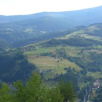 im-westkarpaten-naturpark-am-ariesch-fluss-arieseni-zentrum-df9aa