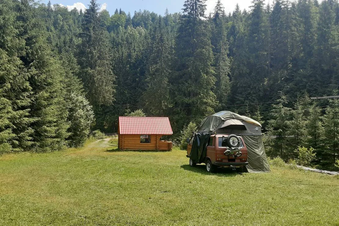 im-westkarpaten-naturpark-am-ariesch-fluss-arieseni-zentrum-g5aps