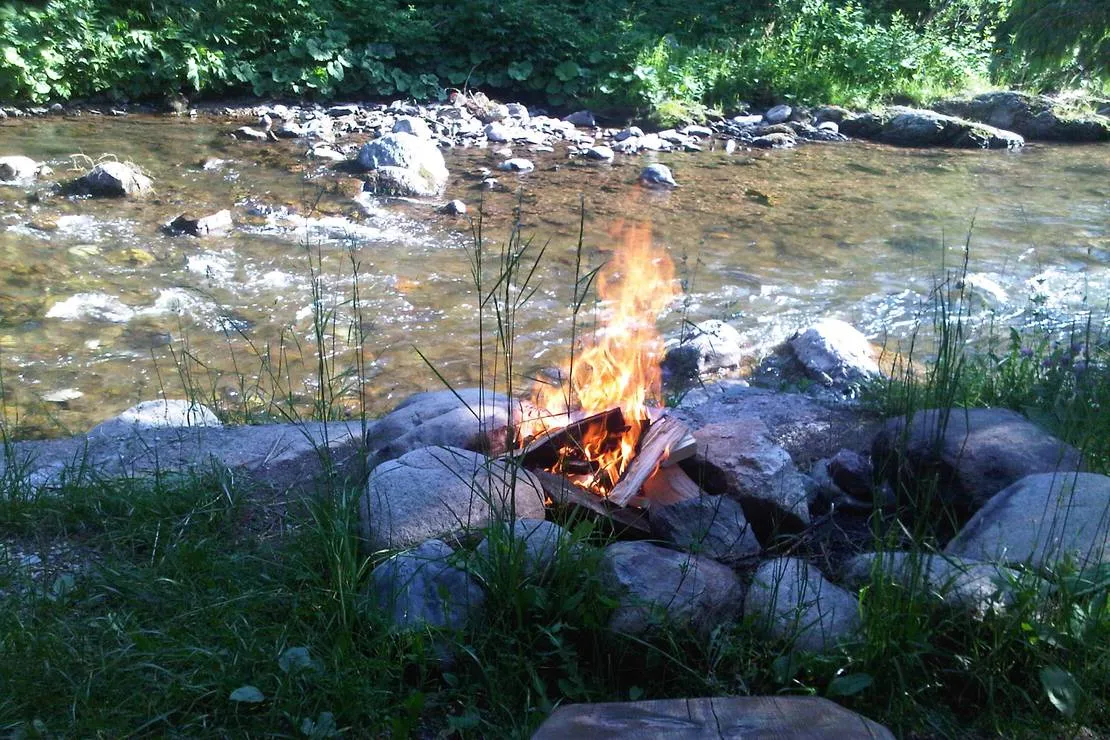 im-westkarpaten-naturpark-am-ariesch-fluss-arieseni-zentrum-owfwa