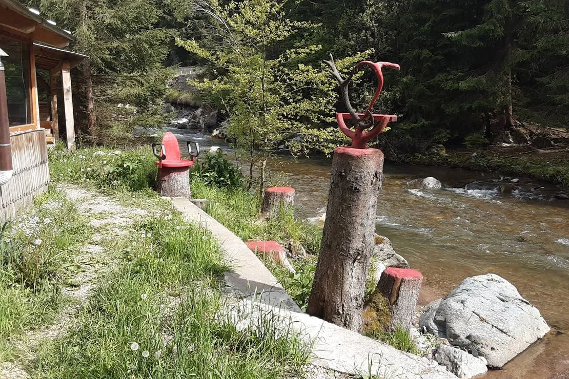 im-westkarpaten-naturpark-am-ariesch-fluss-arieseni-zentrum-xtrhe