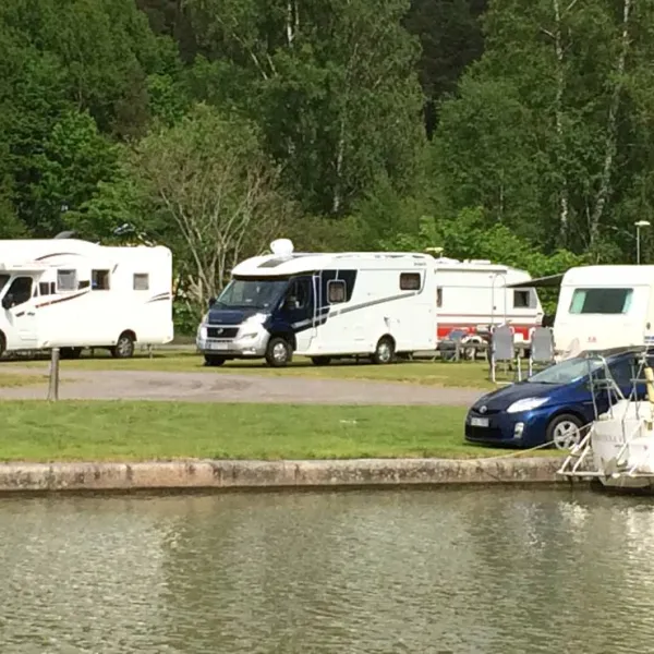 skeppsdockans-camping-o-vandrarhem-soderkoping-woxbr