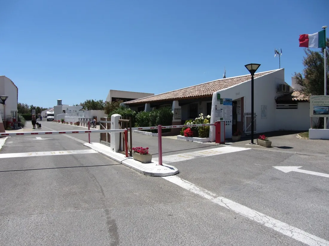le-clos-du-rhone-saintes-maries-de-la-mer-pe2xz