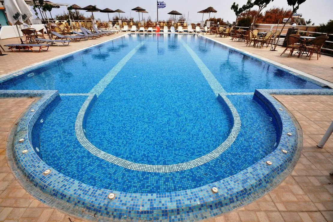 santorini-camping-bungalows-thira-6hjq4
