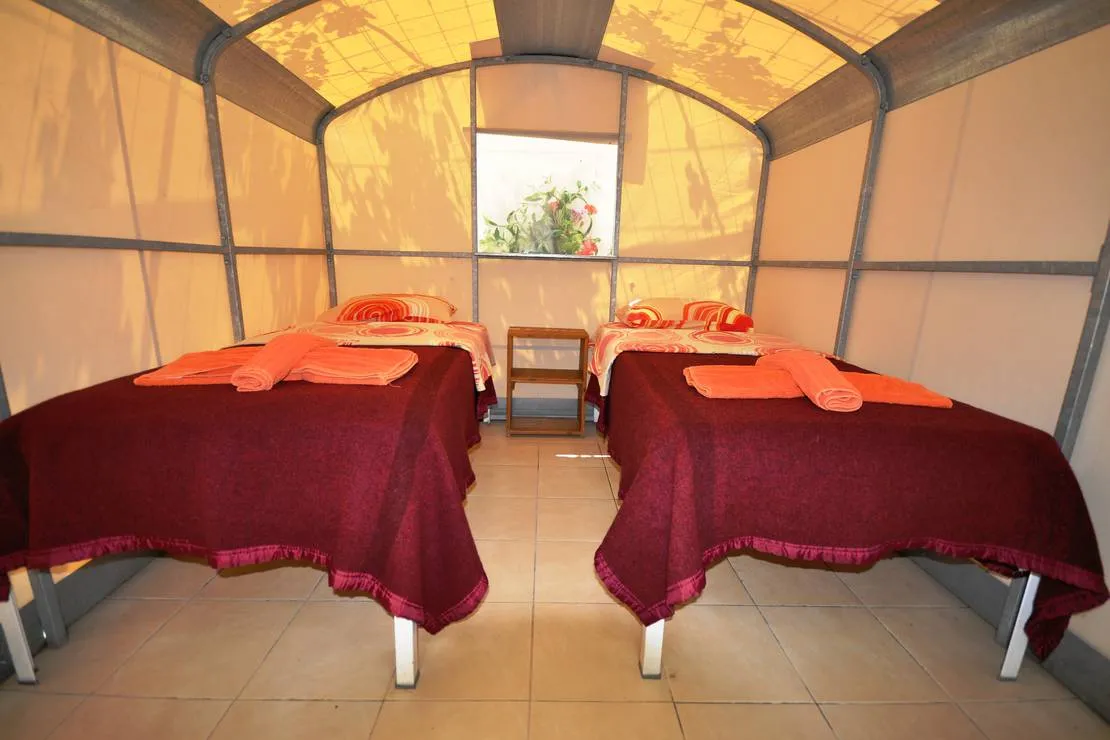 santorini-camping-bungalows-thira-rec87