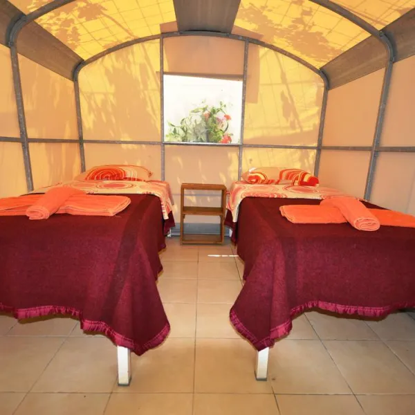santorini-camping-bungalows-thira-rec87