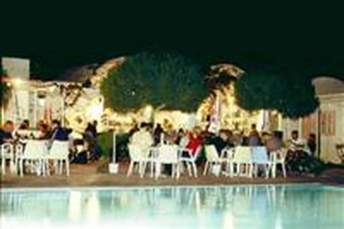 santorini-camping-bungalows-thira-wtoce