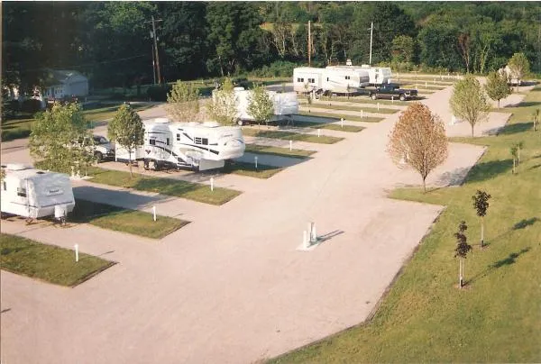 indian-hills-inn-and-rv-park-albia-3lzqa