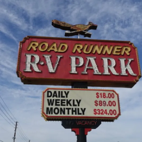 road-runner-rv-park-las-vegas-mfewj