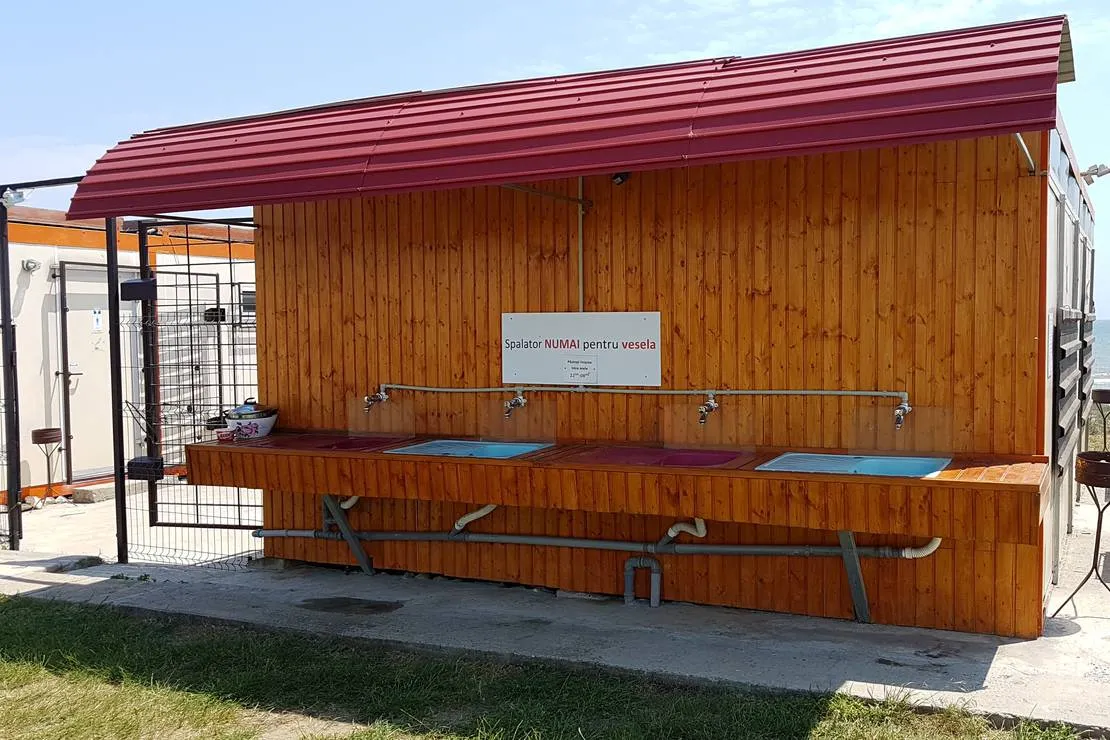 camping-malul-marii-corbu-romania-corbu-k0m2k