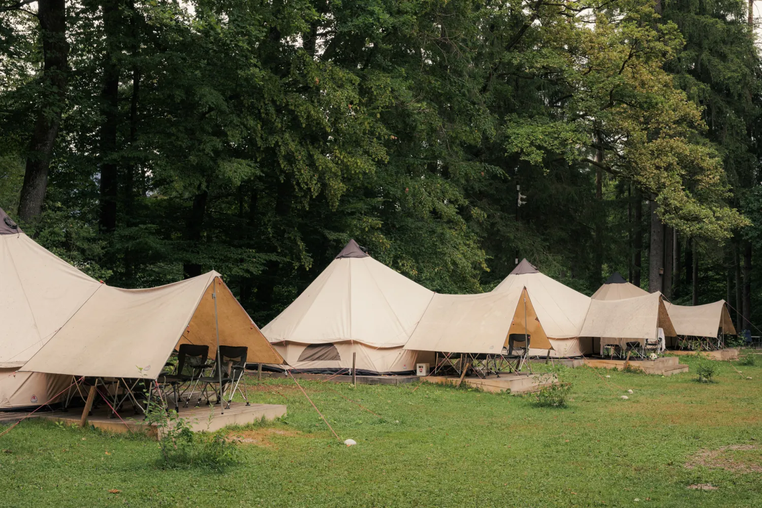 FAMILY BELL TENT 01