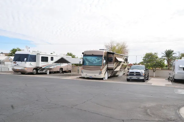 villa-alameda-rv-resort-yuma-kqiia