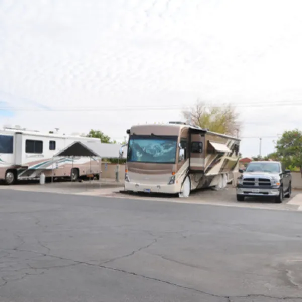 villa-alameda-rv-resort-yuma-kqiia