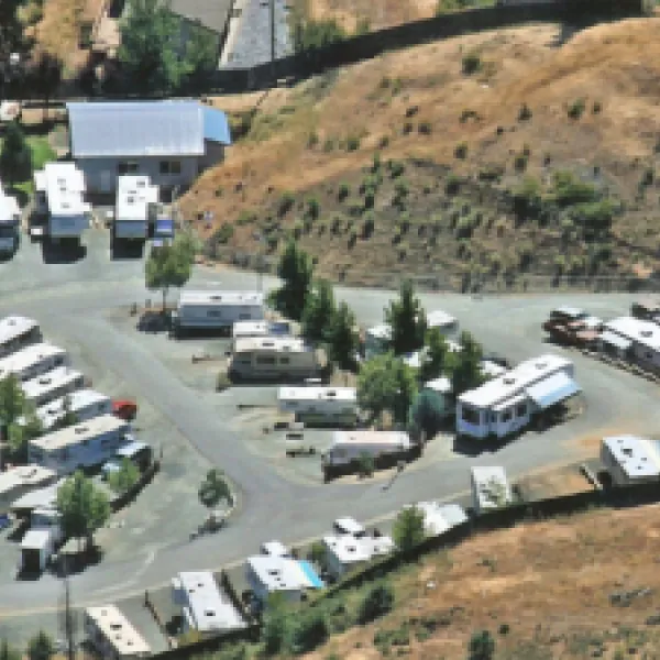 sidney-gulch-rv-park-weaverville-xxd3l