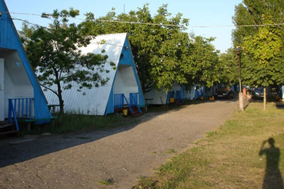 solovinaya-rosha-ukraine-campingcom-selo-rybakovka-ikivg