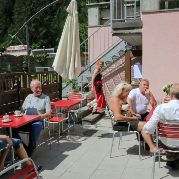 camping-rania-zillis-xljjj