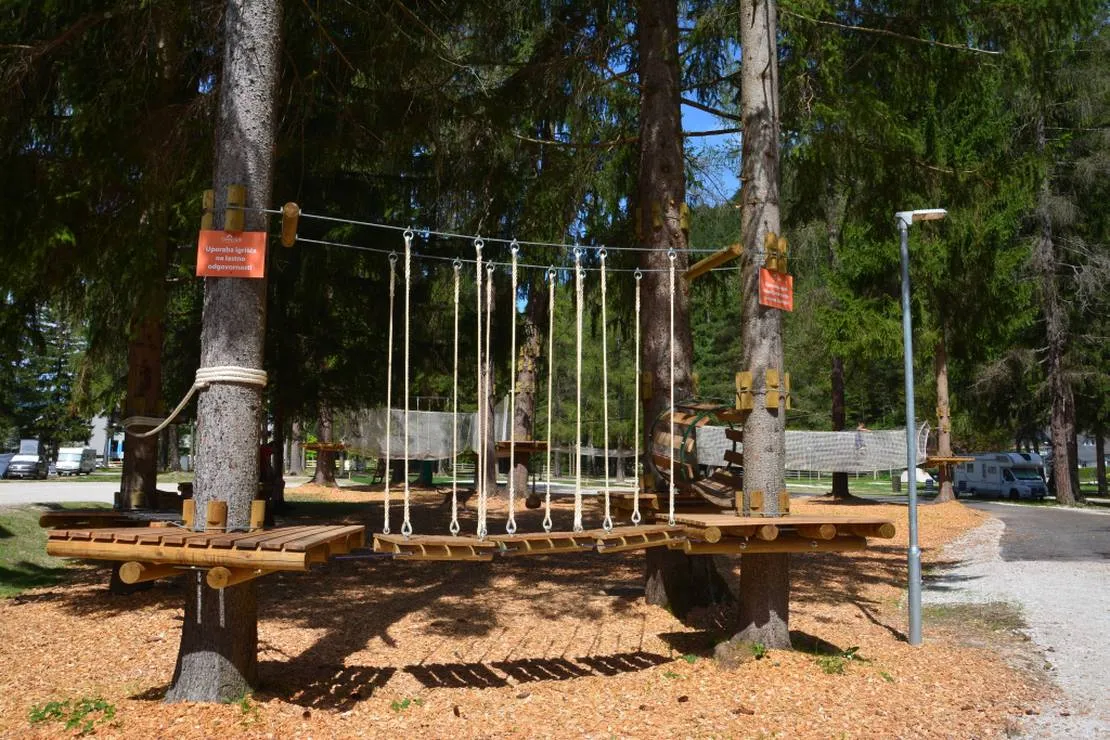camping-spik-gozd-martuljek-gd2qe