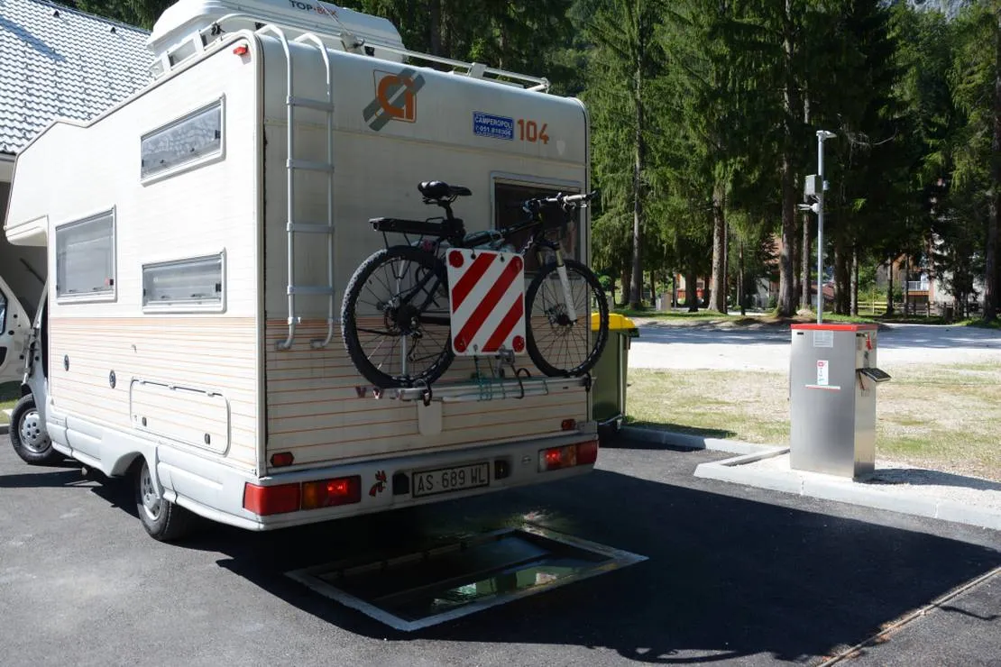camping-spik-gozd-martuljek-tzbot