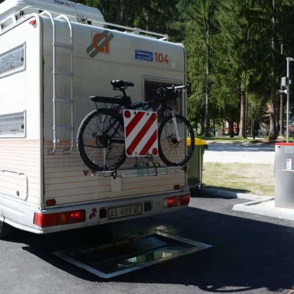 camping-spik-gozd-martuljek-tzbot