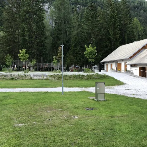 camping-spik-gozd-martuljek-w8gja