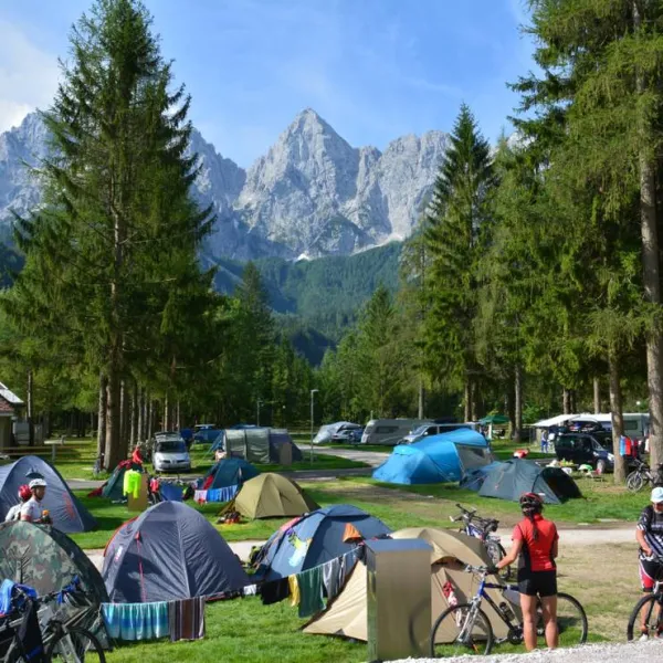 camping-spik-gozd-martuljek-ymfxn