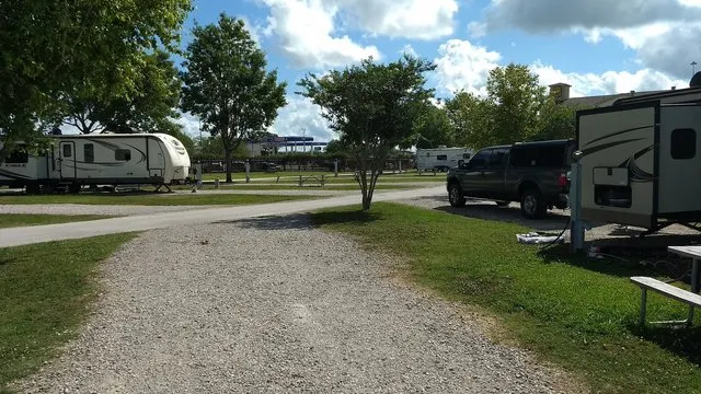 frog-city-rv-park-duson-ex4fm