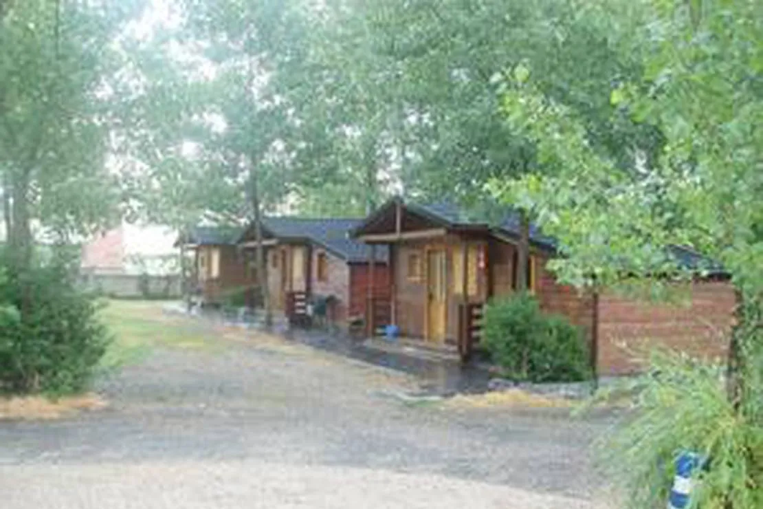 camping-rivera-del-cua-vega-de-espinareda-kph9q