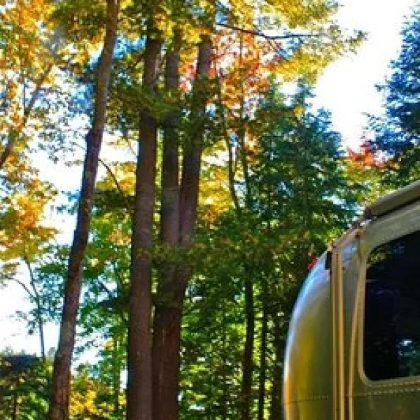rivermouth-modern-campground-paradise-v27a6