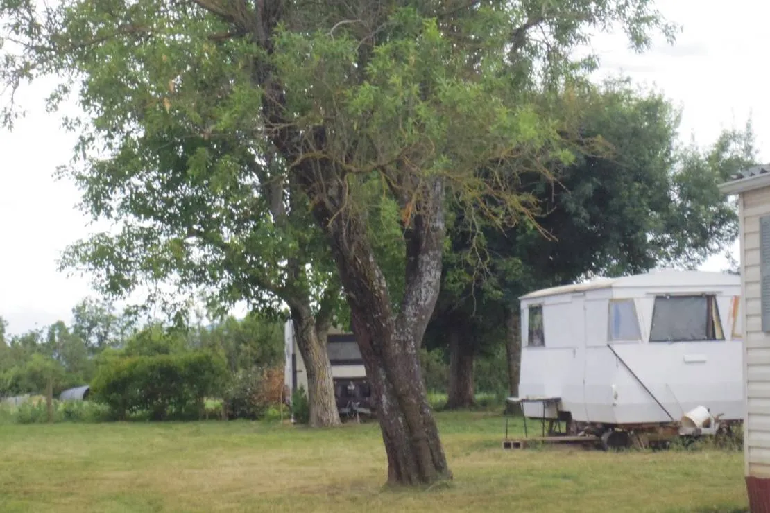 camping-rural-de-bardonnenche-roger-le-poet-root3