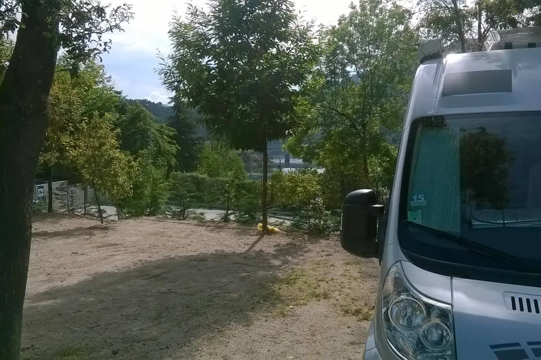 camping-pichoses-rio-caldo-nakbb