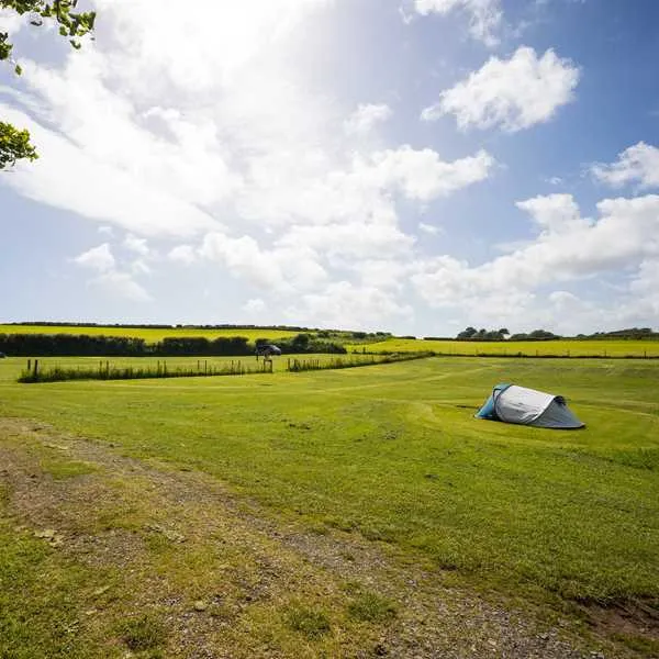 becks-bay-camping-and-glamping-tenby-b9ybp