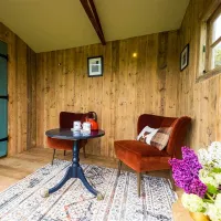 becks-bay-camping-and-glamping-tenby-eoncl