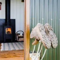 becks-bay-camping-and-glamping-tenby-q0h16