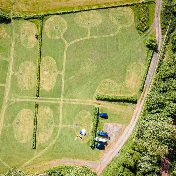 becks-bay-camping-and-glamping-tenby-r1erv