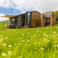 becks-bay-camping-and-glamping-tenby-vqj8z